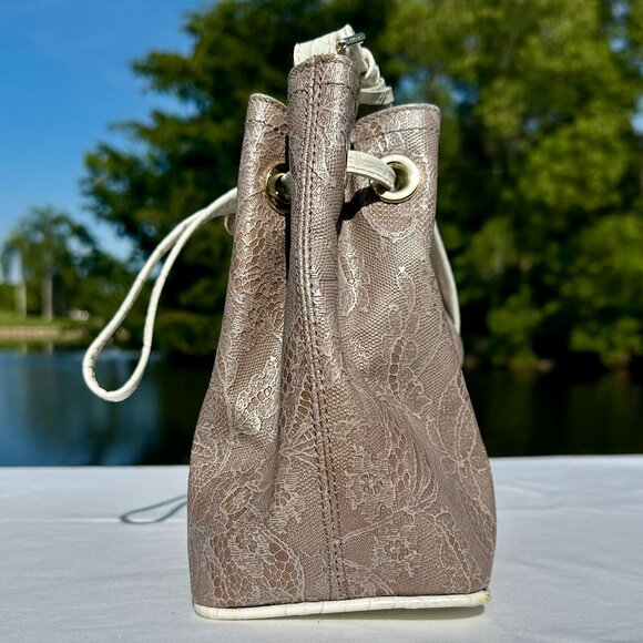 Brahmin Melinda Drawstring Floral Lace Bucket Bag Taupe Gray White Crossbody - Picture 9 of 16